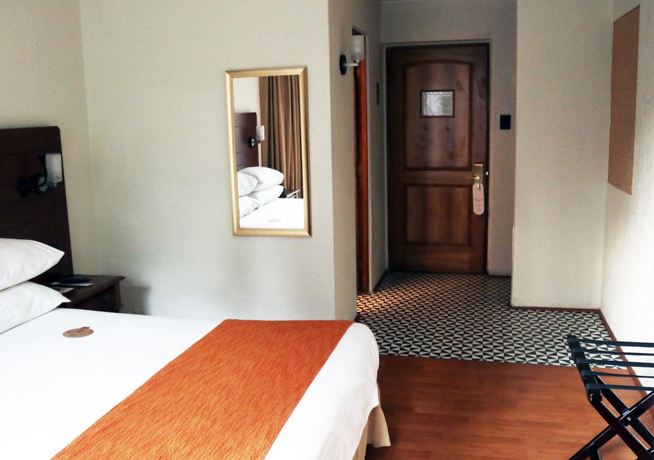 Hotel Y Centro De Eventos Manquehue Las Condes 圣地亚哥 外观 照片